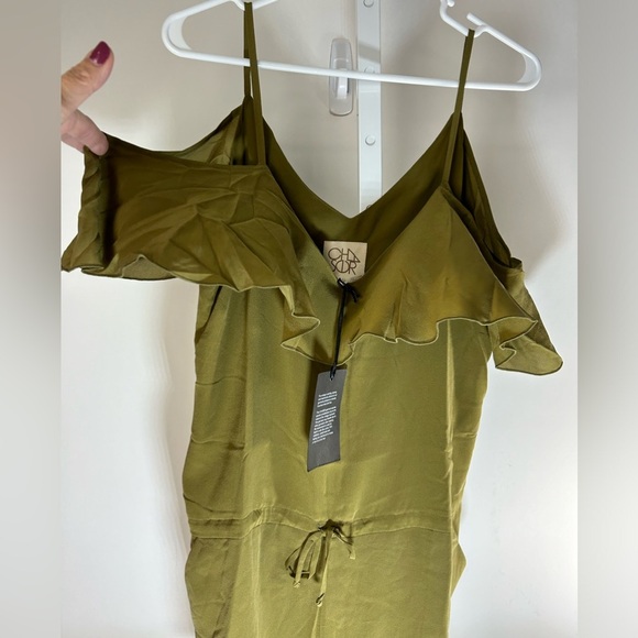 Chaser Woman’s Medium Green Romper Spaghetti Straps Off Shoulder Ruffled Sleeve - Picture 8 of 10